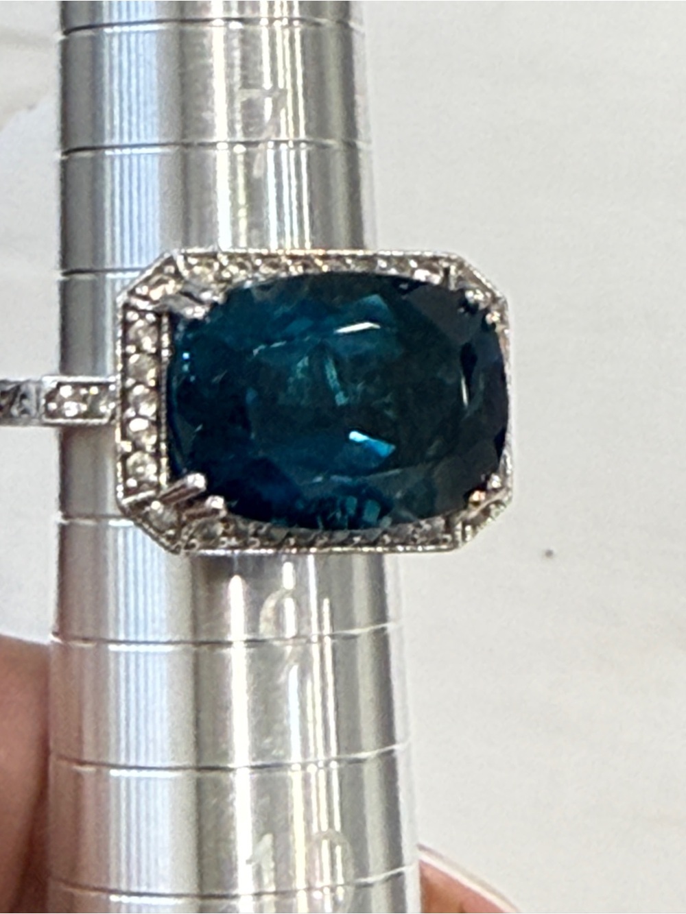 London Blue Topaz w/ Diamonds Statement Ring in 14 kt White gold 8 - Picture 5 of 12